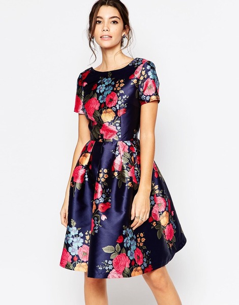 More of a WWYD - fellow wedding guest wants my dress!