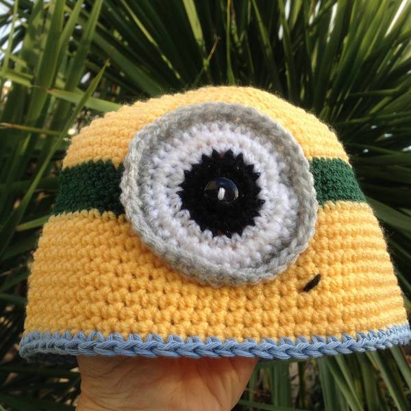 Woolly Hugs. Supporting refugees, lovely crafters and donors, fabulous Mumsnetters we need your help.