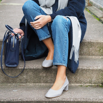 You know those granny glove shoes??