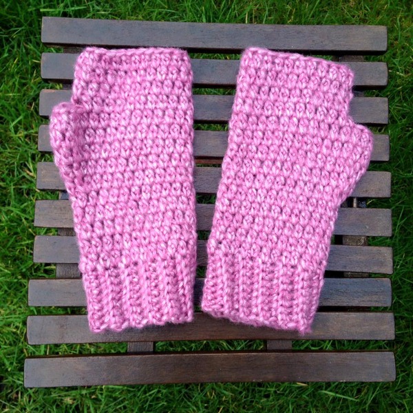 Woolly Hugs. Supporting refugees, lovely crafters and donors, fabulous Mumsnetters we need your help.