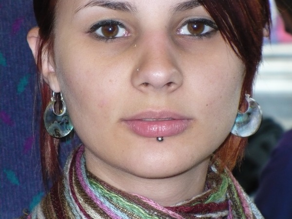 OMG dd has pierced her lip!
