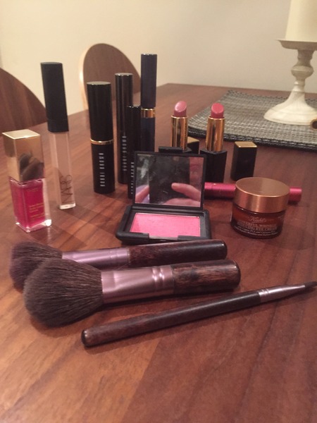 AIBU to be nosey and ask you what's in your makeup bag?
