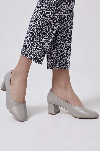 You know those granny glove shoes??