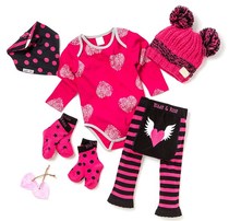 Love is in the air with Blade & Rose this Valentine's Day! Win a set of heart themed baby clothes! -NOW CLOSED-