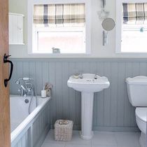 Floor for bathroom with wooden panelling?