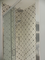 Which shower Enclosure/tray