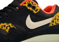 Please find me these trainers from my appalling description!