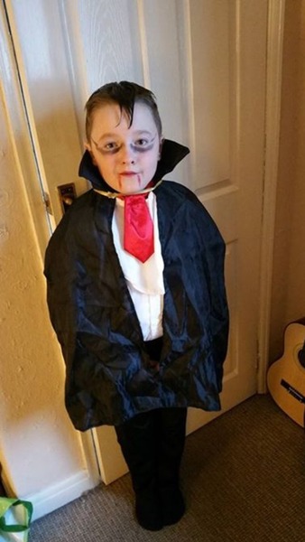 Share photos of your kids dressed up for World Book Day to win £100 book token + 10 official WBD books