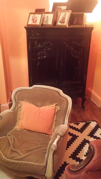 a cabinet for a tv - is yours in one?