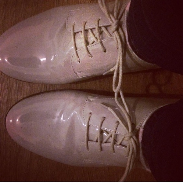 Grey brogues