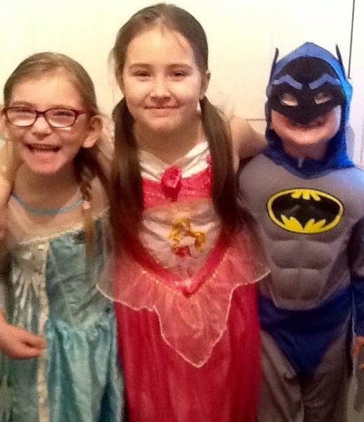 Share photos of your kids dressed up for World Book Day to win £100 book token + 10 official WBD books