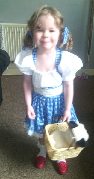 Share photos of your kids dressed up for World Book Day to win £100 book token + 10 official WBD books