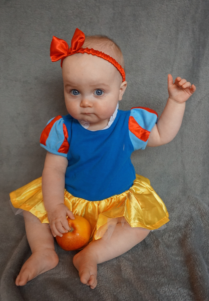 Share photos of your kids dressed up for World Book Day to win £100 book token + 10 official WBD books