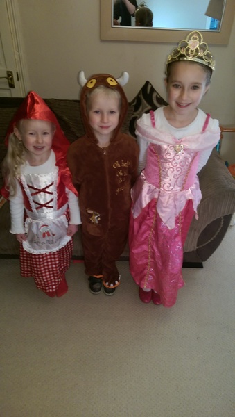 Share photos of your kids dressed up for World Book Day to win £100 book token + 10 official WBD books