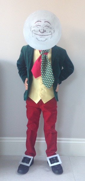 Share photos of your kids dressed up for World Book Day to win £100 book token + 10 official WBD books