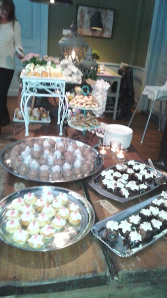 Swagger Inn Thread 125.  136,000 posts and over 735 days later - the wenching and perving continues onwards. But WhenTAF will the BBC actually admit that S3 of The Musketeers exists?