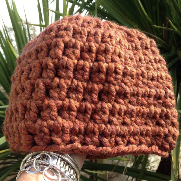 Woolly Hugs. Our Project to help refugees continues. One square, one blanket, a pair of gloves, one warm hat, one step at a time, really every little thing will help. All support welcome.