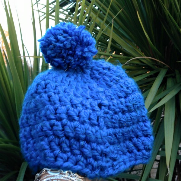 Woolly Hugs. Our Project to help refugees continues. One square, one blanket, a pair of gloves, one warm hat, one step at a time, really every little thing will help. All support welcome.