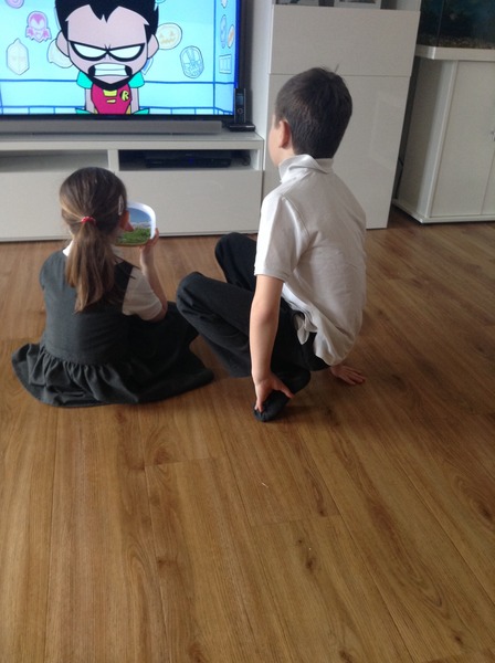 Does anyone have a 4 year age gap with their DC?  What's it like?