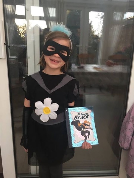 Share photos of your kids dressed up for World Book Day to win £100 book token + 10 official WBD books