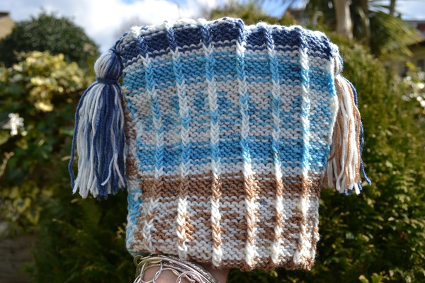 Woolly Hugs. Our Project to help refugees continues. One square, one blanket, a pair of gloves, one warm hat, one step at a time, really every little thing will help. All support welcome.