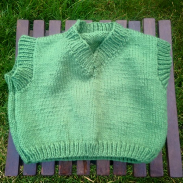 Woolly Hugs. Our Project to help refugees continues. One square, one blanket, a pair of gloves, one warm hat, one step at a time, really every little thing will help. All support welcome.