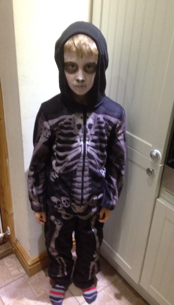 Share photos of your kids dressed up for World Book Day to win £100 book token + 10 official WBD books