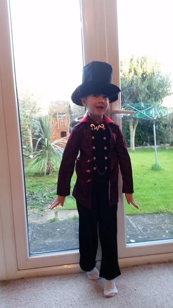 Share photos of your kids dressed up for World Book Day to win £100 book token + 10 official WBD books