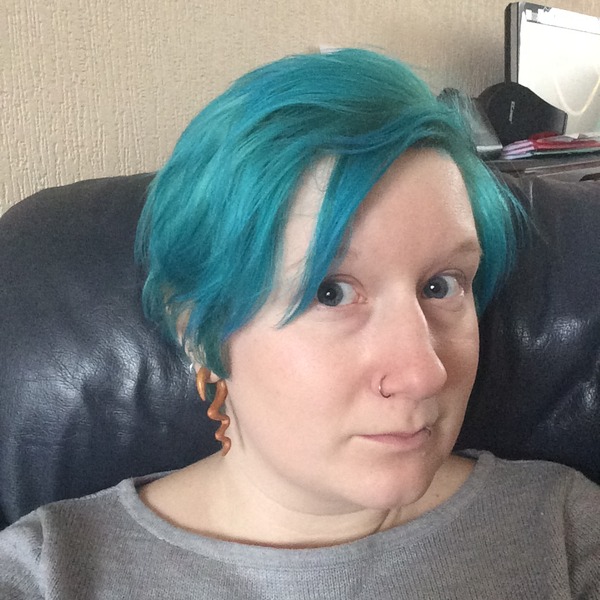 Please help. Hair rut. So fed up. Close to dyeing the fucker blue.