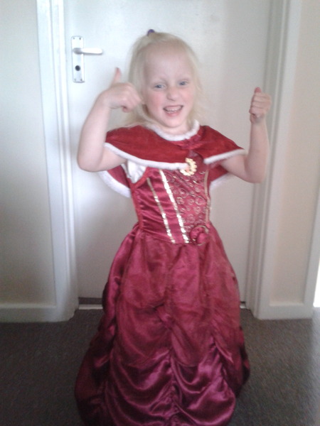 Share photos of your kids dressed up for World Book Day to win £100 book token + 10 official WBD books