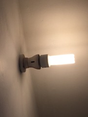 What kind of shade will fit this light fitting?