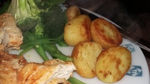 Find out what Mumsnetters thought of Aunt Bessie’s Homestyle frozen roast potatoes. £300 John Lewis voucher prize draw for testers’ feedback! NOW CLOSED!