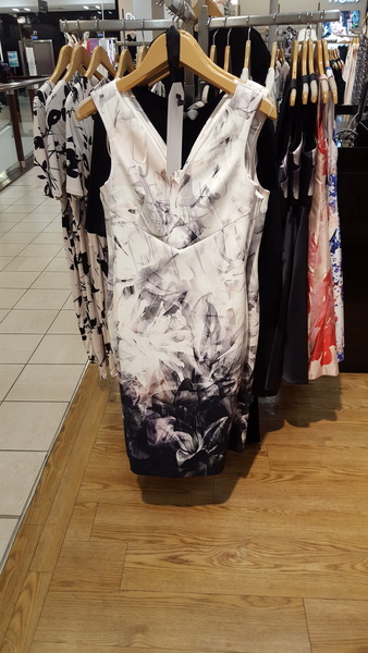 What are the rules for wedding guest dresses?