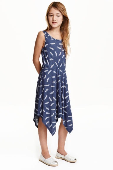 To just want to be able to buy my dd some age appropriate clothing?