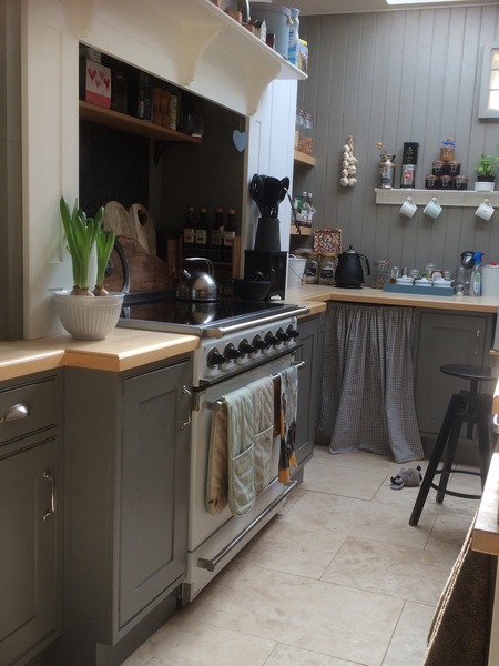 Half unit sized gap - what to fill it with?