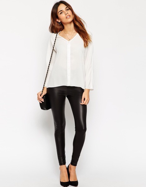 What does a 30+ year old wear out clubbing?