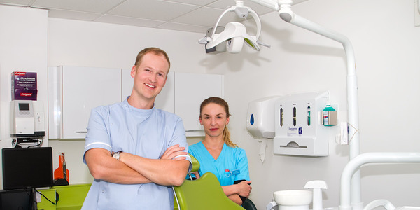 Can anyone recommend a good dentist?
