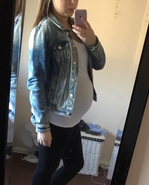 August 2016 number 4 - bumps popping and scans happening, we actually have babies!