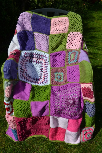 Woolly Hugs. Our Project to help refugees continues. One square, one blanket, a pair of gloves, one warm hat, one step at a time, really every little thing will help. All support welcome.