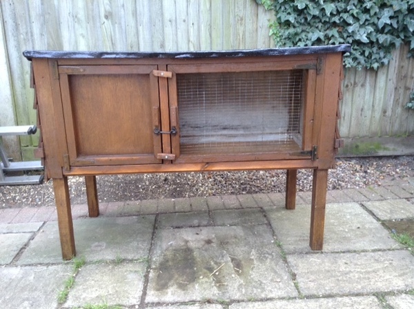 Anyone with an outdoor hutch able to answer a question for me please?