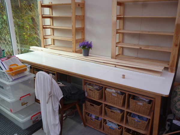 I have a new sewing table/area, wanna see?