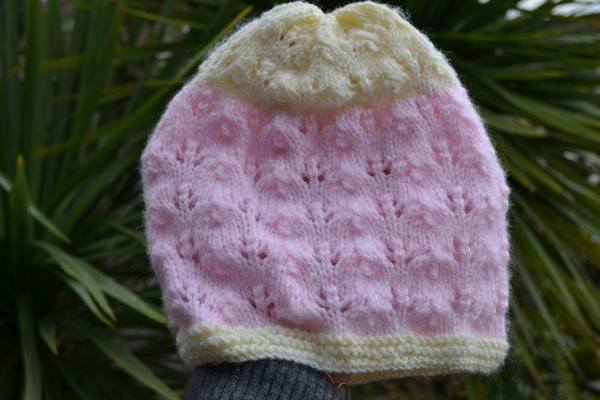 Woolly Hugs. Our Project to help refugees continues. One square, one blanket, a pair of gloves, one warm hat, one step at a time, really every little thing will help. All support welcome.