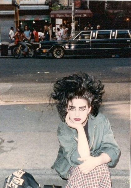 People of S&B, I need your help on 80s style!