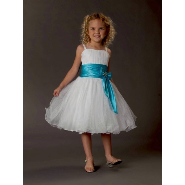 To dress 6 year old dd in a bridesmaid type dress to a wedding