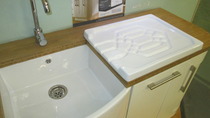 Ceramic drainer on oak worktops
