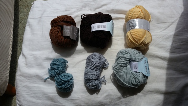 Woolly Hugs. A Blanket for the very lovely Daffyduck1. Crafters and donors, we need your help.