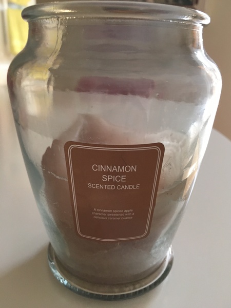 Does anyone know of a candle that actually makes the room smell nice?
