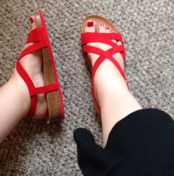 Oh dear god I want comfy sandals.