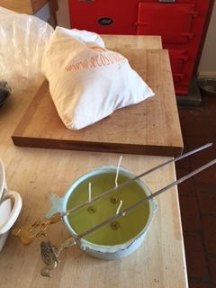 Oooooooooh, I have just made candles with 10% oils and they really are as good as Diptyque/Jo Malone