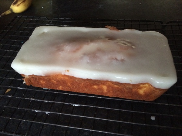 Crackle glaze for Lemon Drizzle cake